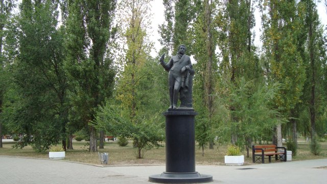Памятник А. С. Пушкину на набережной
