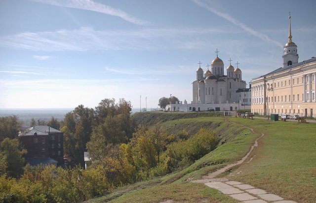 Успенский собор.Вид от Дмитровского собора.