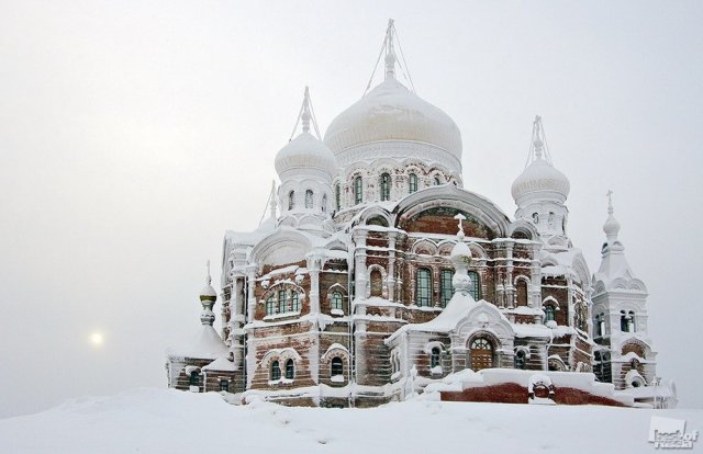 "Белогоркий монастырь". Фотография Петра Захарова (Кунгур, Пермский край)