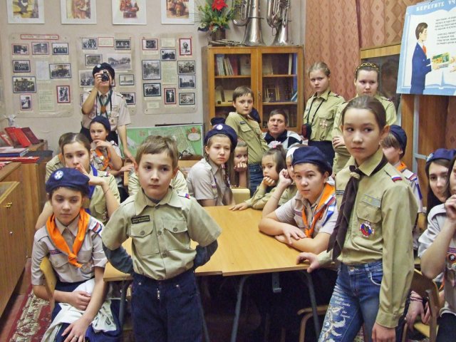 Наши гости, скауты Москвы и города Канаш (Чувашия) в музее 500 школы.