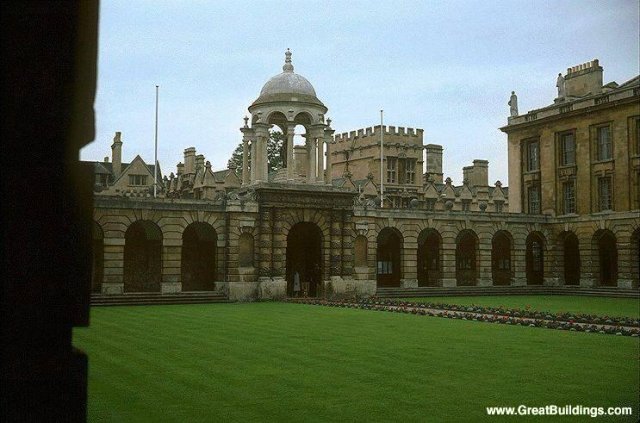 in the courtyard  · Queen's College Oxford · Oxford, England, UK